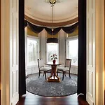 Le Palais Art Hotel
