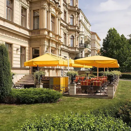 Hotell Le Palais Art Prag