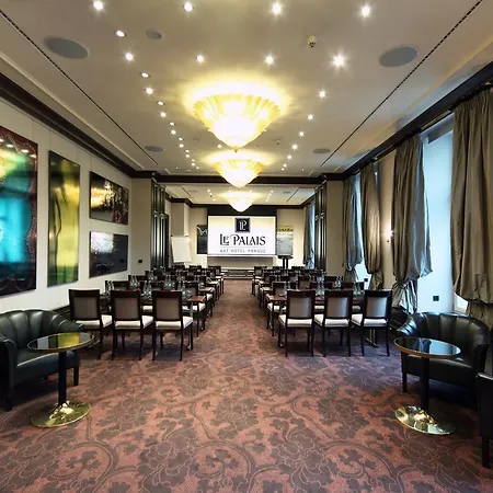 Le Palais Art Otel 5*