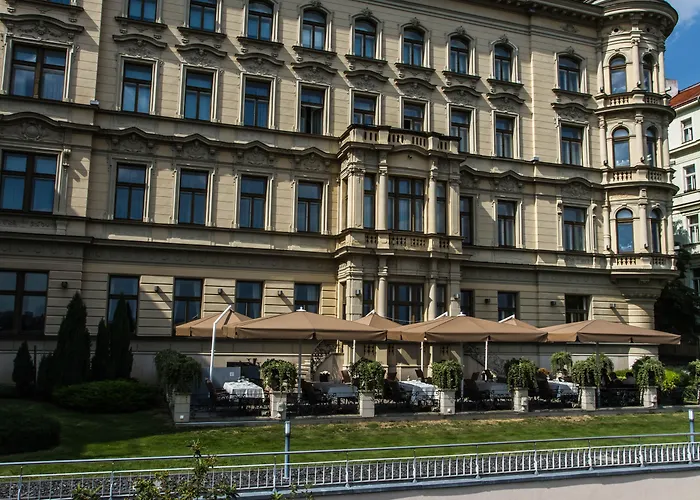 Le Palais Art Hotel 5*